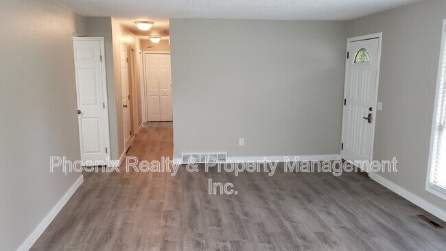 Building Photo - 1362 Tipperary St