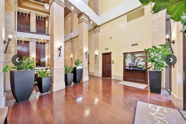 Building Photo - 16275 Collins Ave