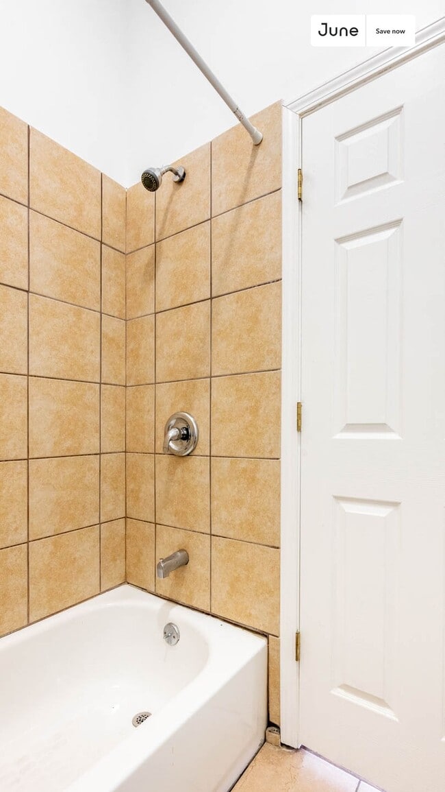 Building Photo - 1945 W Cermak Rd