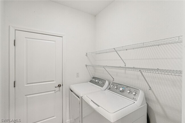 Building Photo - 1751 Alameda Dr