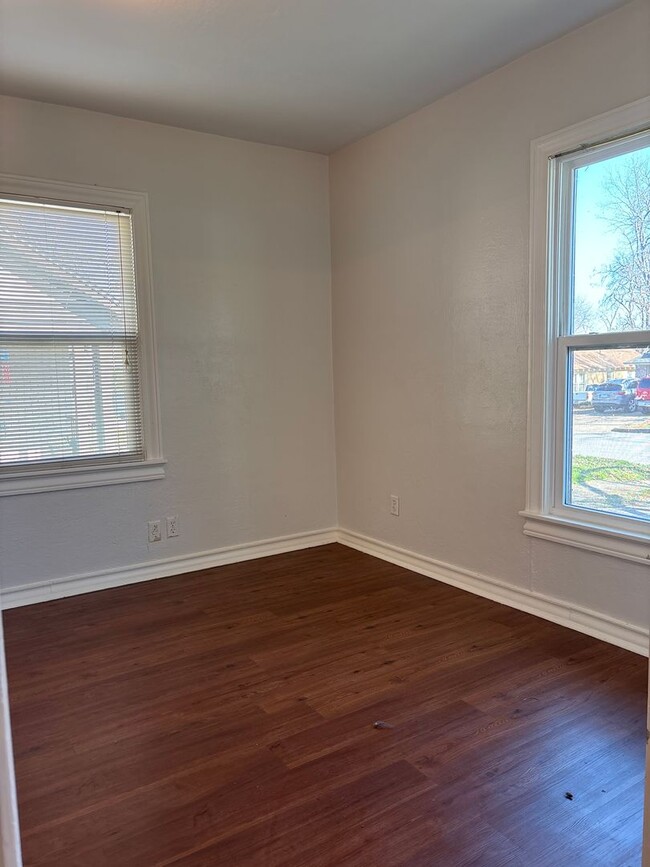 Building Photo - 3 Bedroom in Midtown Tyler!