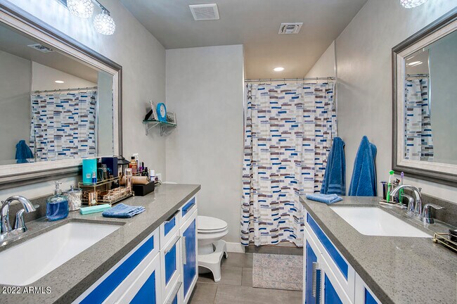 Building Photo - 1817 N 21st St