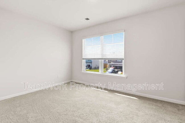 Building Photo - 806 Lilyford Ln