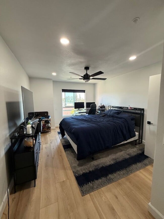 Building Photo - Remodeled 1bed/1bath right in the heart of...