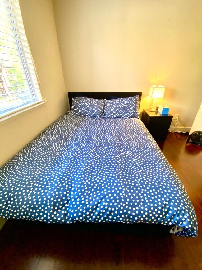 Building Photo - Fully Furnished Single-Family Home in San ...