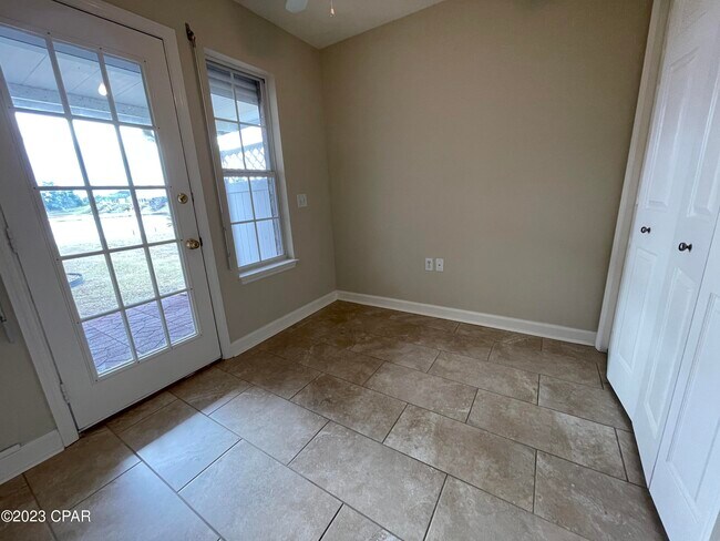 Building Photo - 114 Lakeridge Dr