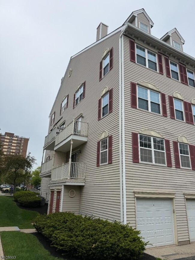 Building Photo - 31 Marrow St