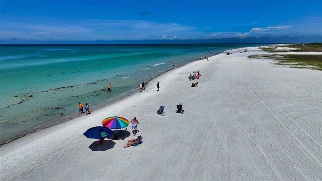 Building Photo - 1308 Old Stickney Point Rd