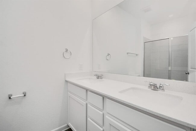 Building Photo - 11807 Kinlough Dr