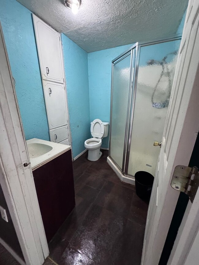 Building Photo - Quaint 2 bed 1 bath