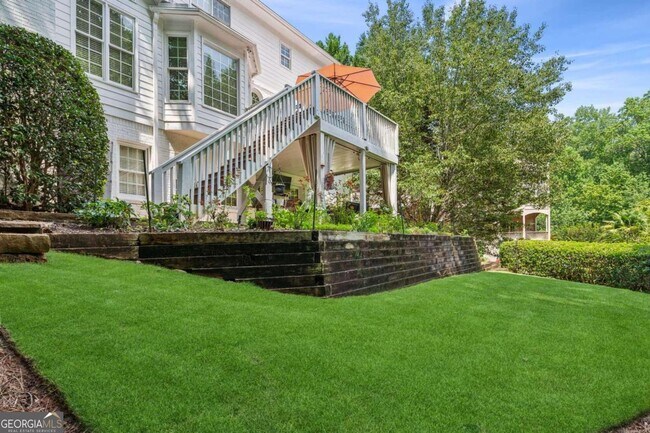 Building Photo - 725 Greenview Terrace