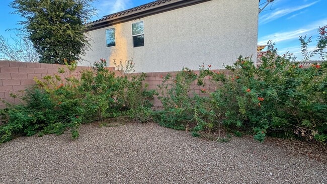 Building Photo - 4-bed, 2.5 bath, 2,498 sq ft home in Mount...