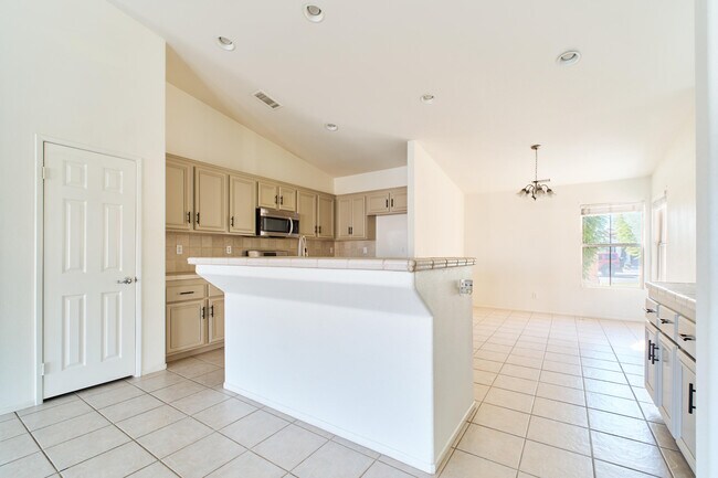 Building Photo - 47626 Calle Diamante