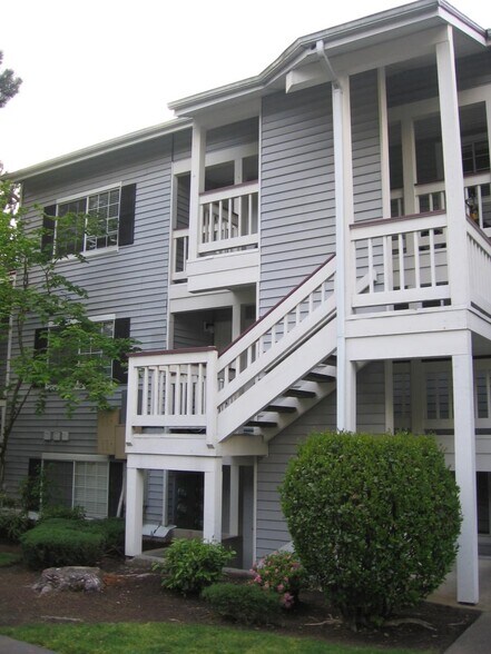 Building view - 11112 NE 124th Ln