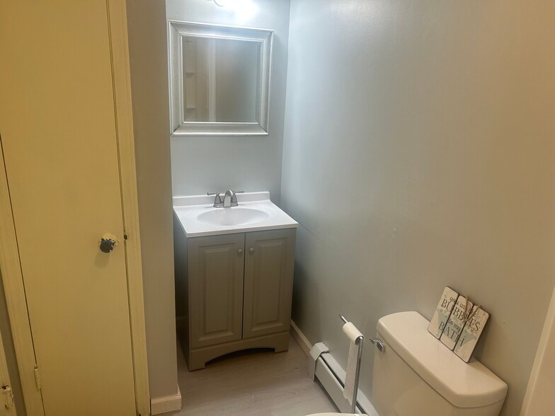 Full bath upstairs - 204 School St