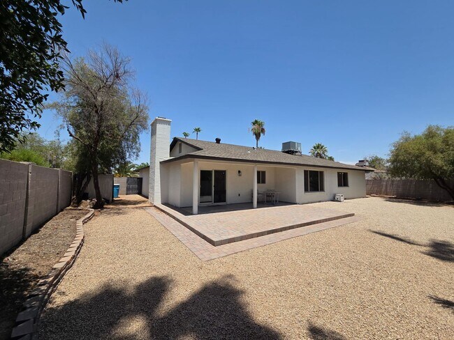 Building Photo - Beautiful 3 bedroom / 2 bath in Scottsdale!