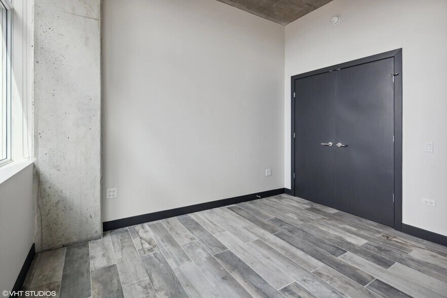 Building Photo - 1080 W Randolph St