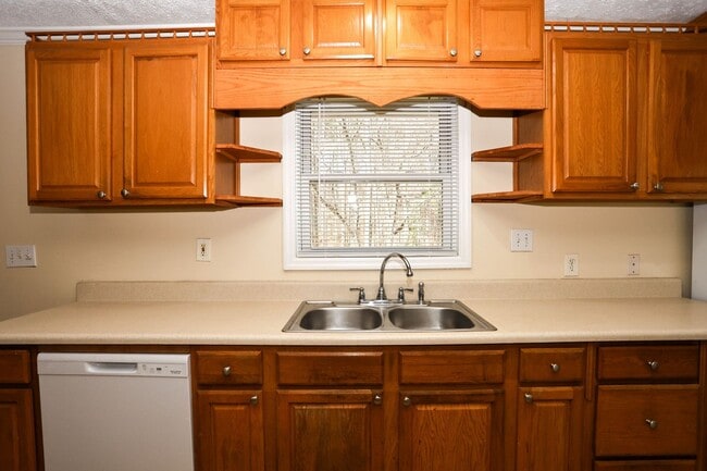 Building Photo - Private Retreat