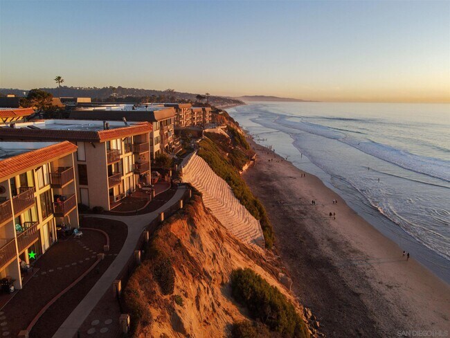 Building Photo - 190 Del Mar Shores Terrace