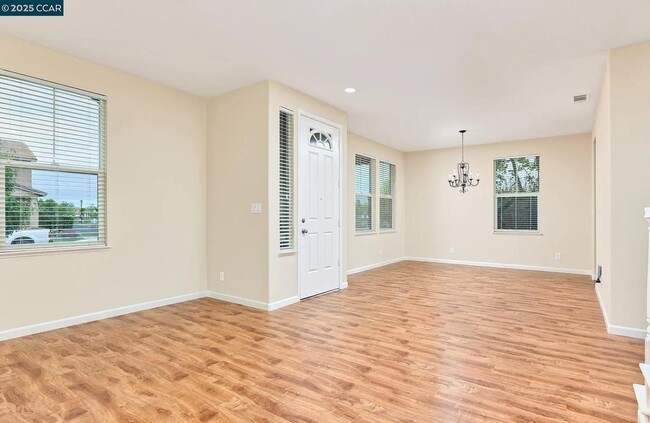 Building Photo - 4874 Snowy Egret Way