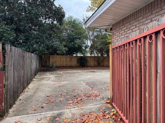 Building Photo - 712 Elise Ln