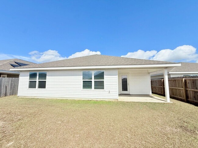 Building Photo - 4-Bedroom Home - Woodlands