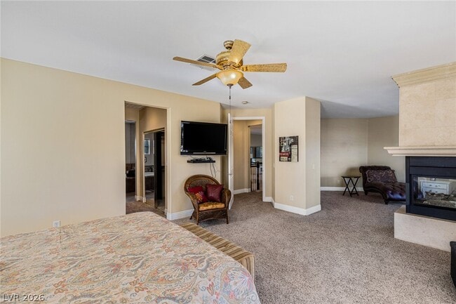 Building Photo - 724 Pinnacle Heights