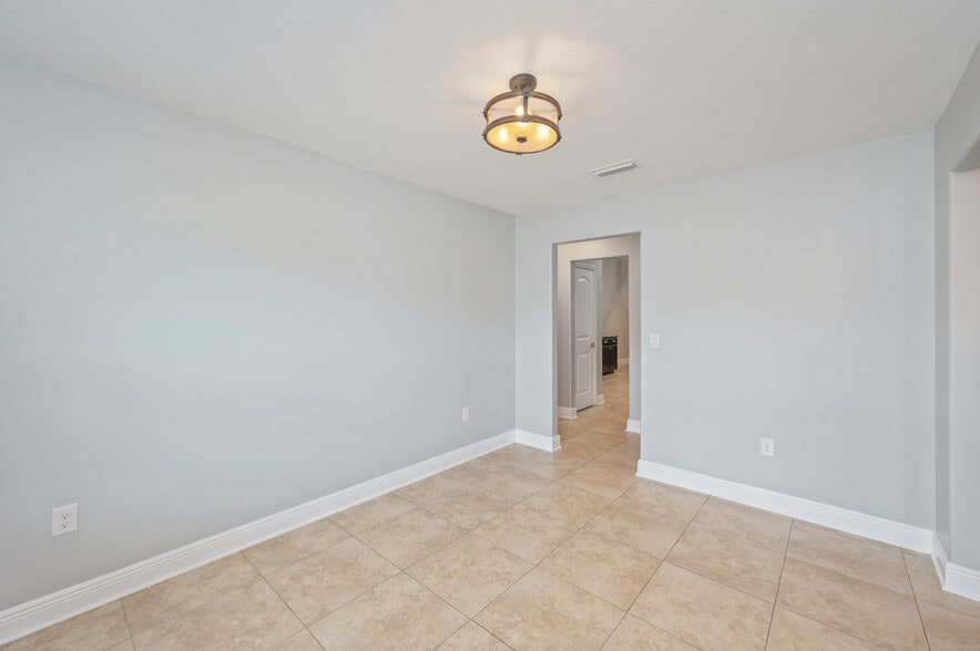Building Photo - 147 Strike Eagle Dr