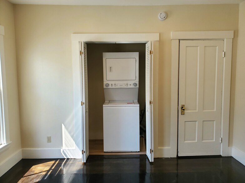 Laundry center in apartment - 484 Main St