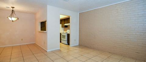 Building Photo - 1511 Barcelona Way Dr