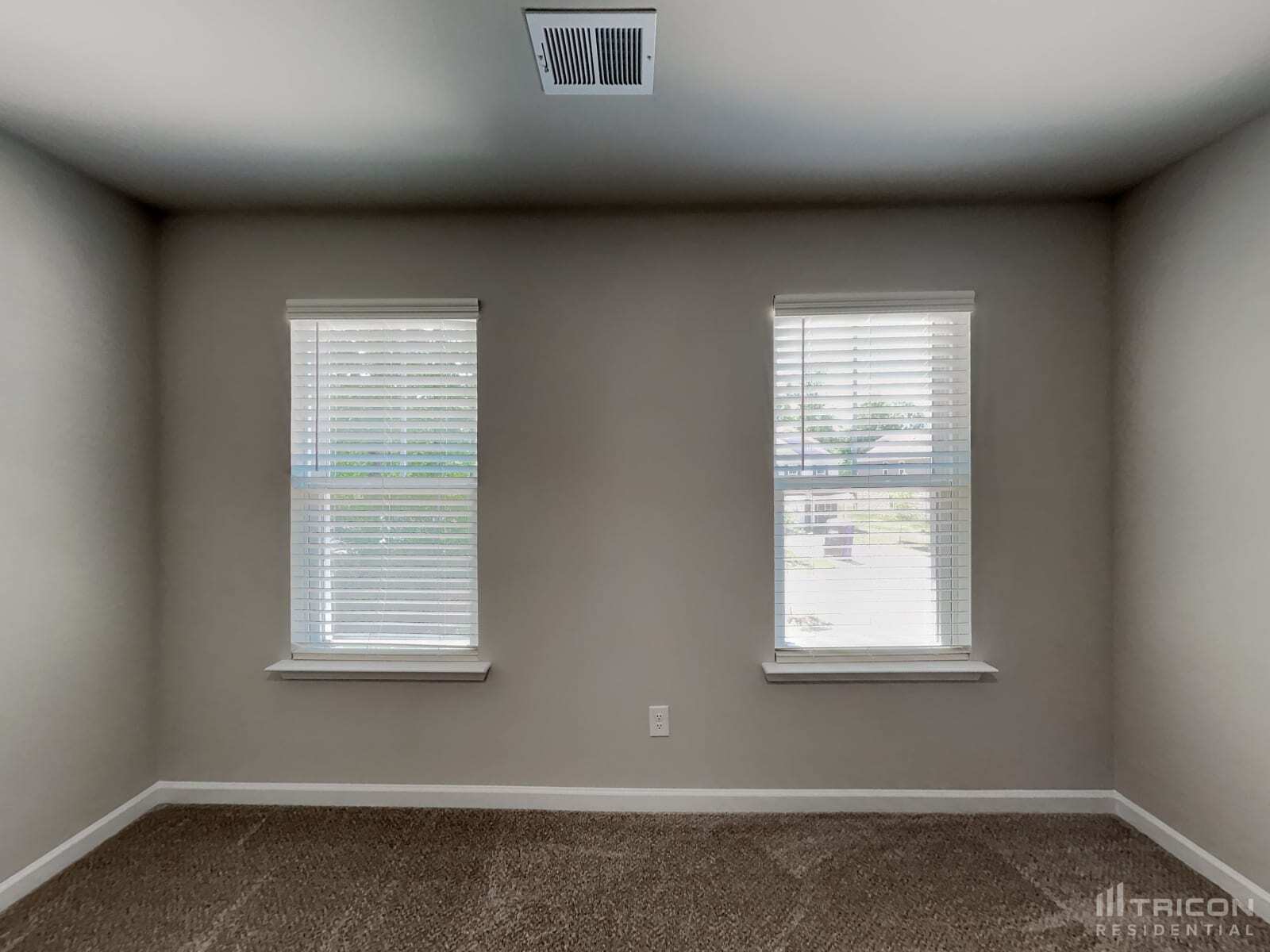 Building Photo - 233 Spring Knoll Dr