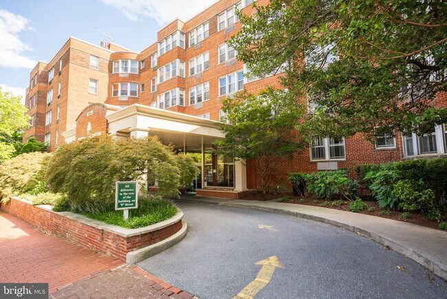 Building Photo - 2500 Q St NW