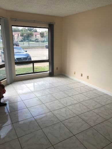 Building Photo - 2616 Lemon Tree Ln