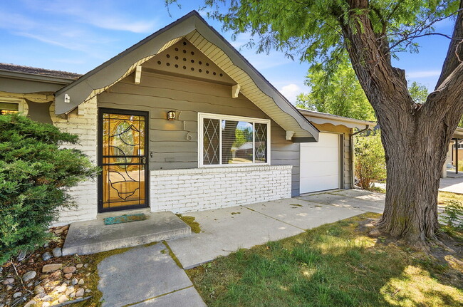 Building Photo - $2,740.95, 4 Beds - 1 Bath, Single Family Home in Denver with Washer and Dryer!