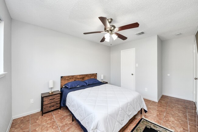 Building Photo - 11726 Lima Dr