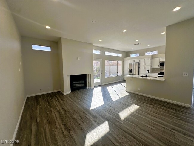 Building Photo - 312 Modesto St