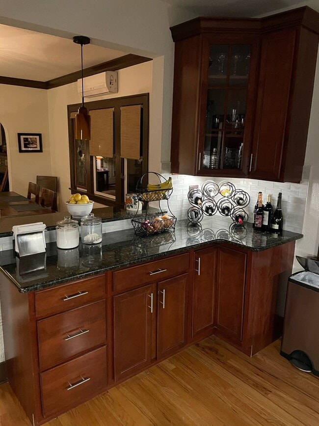 Building Photo - LOCATION LOCATION! This stunning remodeled bungalow has 4-beds and 2-baths w/ an office and is lo...