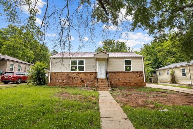 Building Photo - Charming 3 Bedroom, 2 Bathroom house