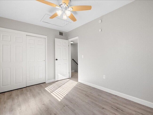 Building Photo - 2 Bedroom 1 Bathroom -ALL Brand New Appliances!