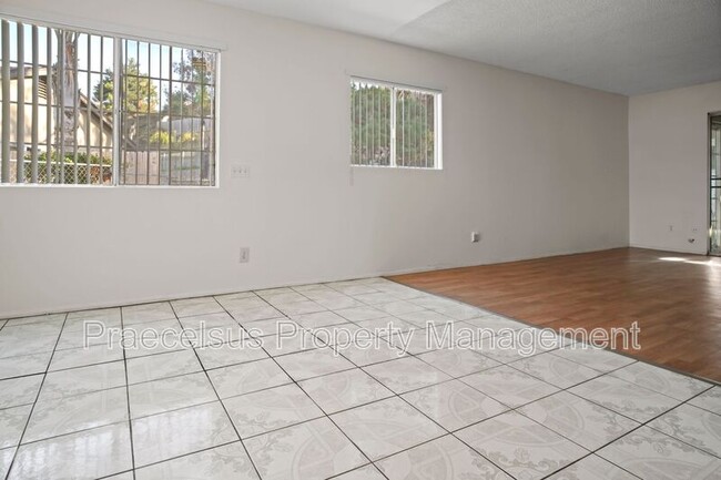 Building Photo - 1696 Shooting Star Ct