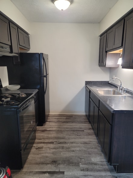 Building Photo - 7320 Sunset Strip Ave NW