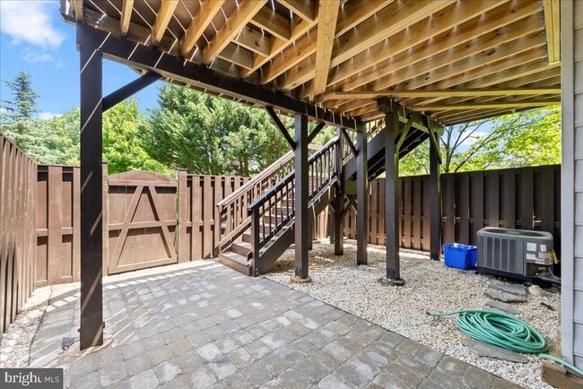 Building Photo - 4527 Sawgrass Ct