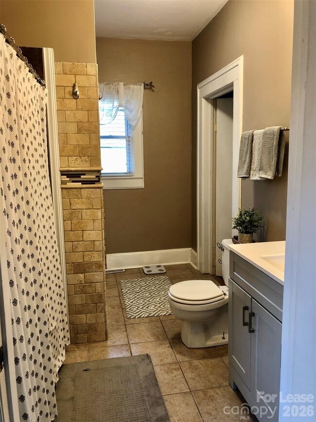 Building Photo - 3235 Archdale Dr