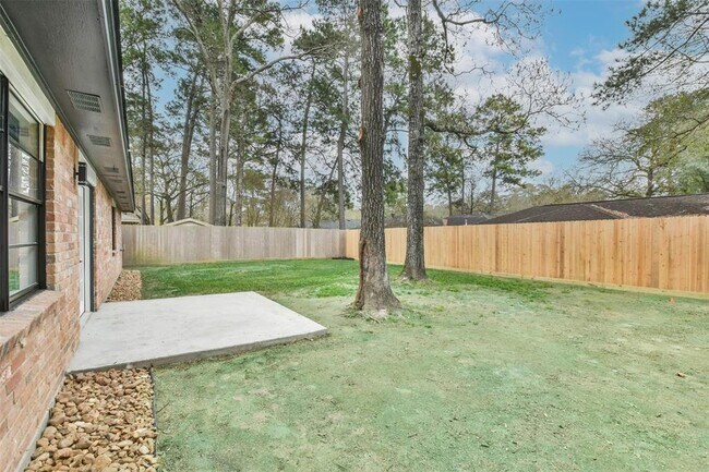 Building Photo - 2718 Foliage Green Dr