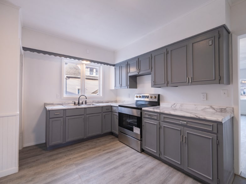 Building Photo - 729 S 7th St