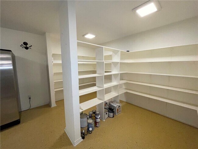 Building Photo - 1102 Keeshond Pl