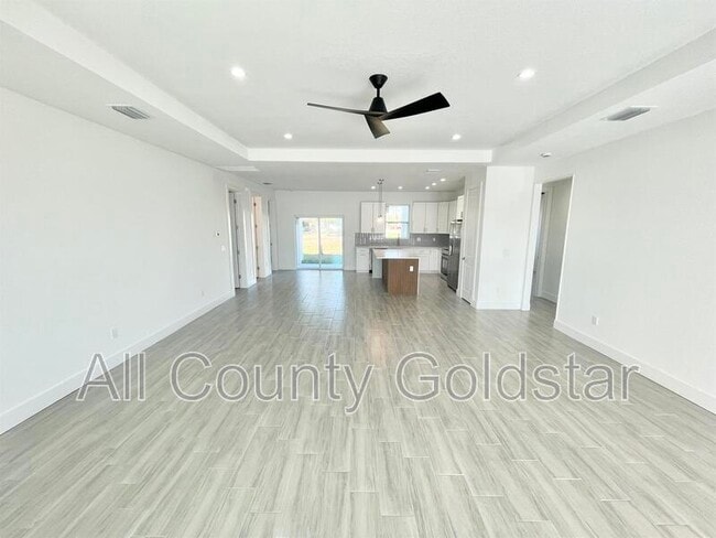 Building Photo - 4661 Fairlane Dr