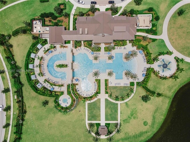 Building Photo - 1694 Hoot Owl Holw