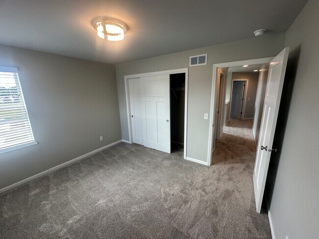 Building Photo - 533 Redan Dr