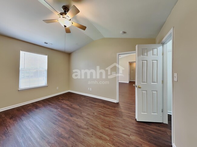 Building Photo - 224 N Fuquay Springs Ave